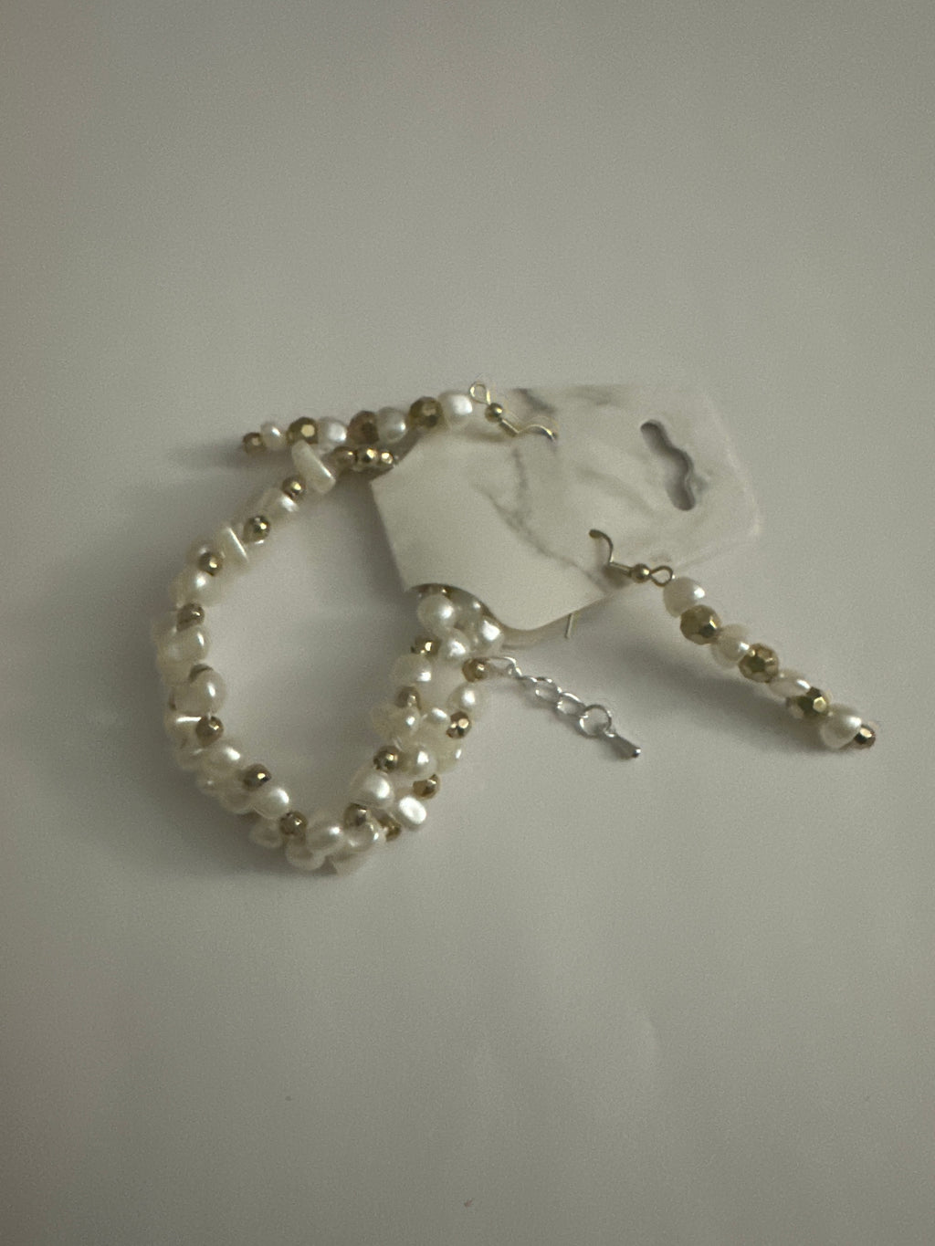 White & Gold Earrings set